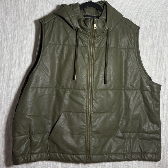 CHARLIE B Olive Green Hooded Vest - Picture 1 of 3